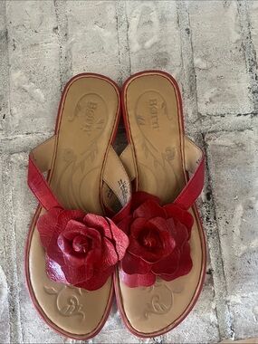 Beautiful Born Red Leather Floral Slide Sandals for Women sz 11